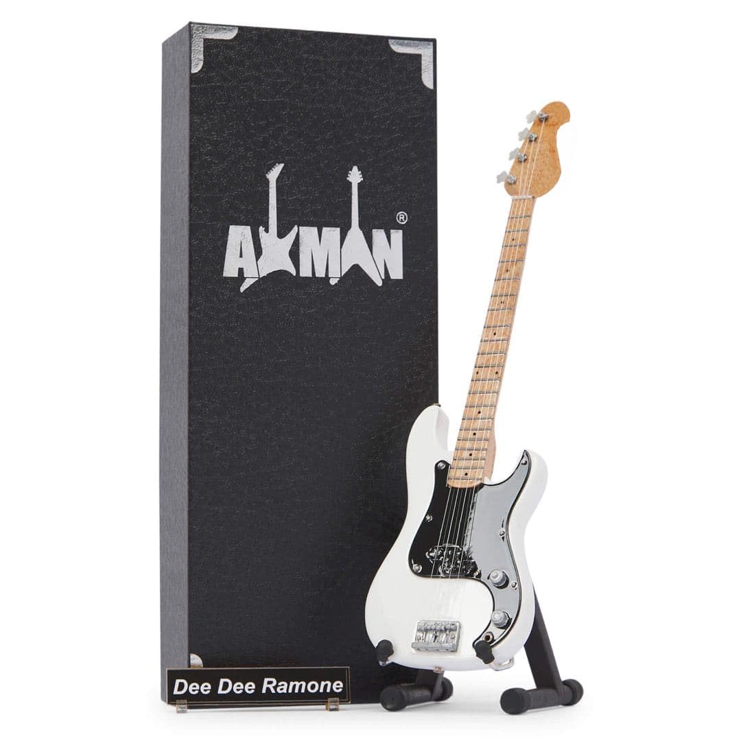 Dee Dee Ramone (Ramones) : Basse – Réplique de guitare miniature – Cadeaux de musique – Ornement fait à la main Échelle 1/4 – Comprend une boîte de présentation, une étiquette de nom et un support de - Les Beatles, Paul McCartney, John Lennon, RIngo Starr, George Harrison Dee Dee Ramone (Ramones) : Basse – Réplique de guitare miniature – Cadeaux de musique – Ornement fait à la main Échelle 1/4 – Comprend une boîte de présentation, une étiquette de nom et un support de