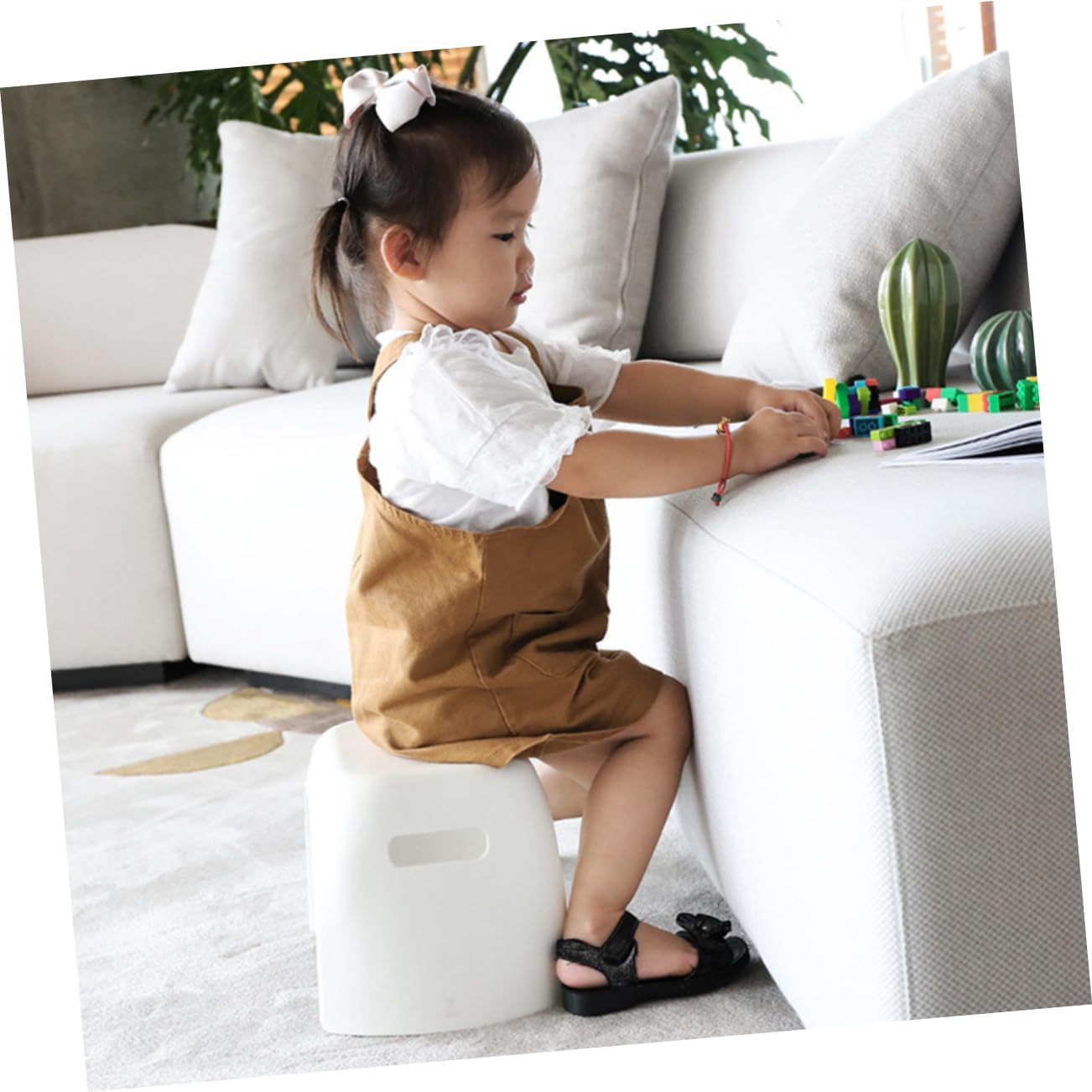 Zerodeko Boys and Girls Anti-Skid Stool PP Compact Stackable White for Home