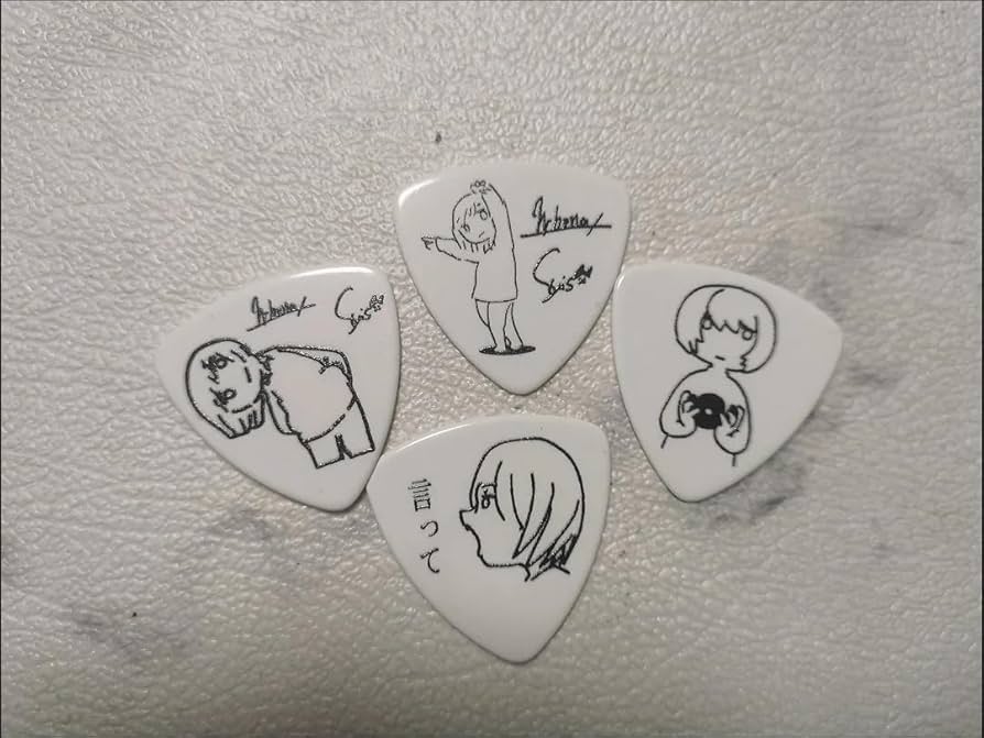 Amazon.co.jp: ヨルシカ ギター ピック プラスチック製 ベース