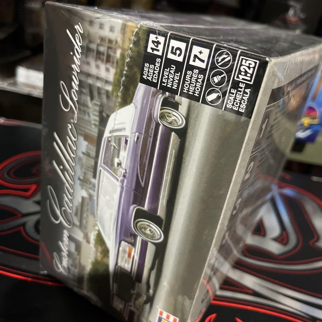 Amazon.co.jp: キャデラック カスタムローライダー プラモデル