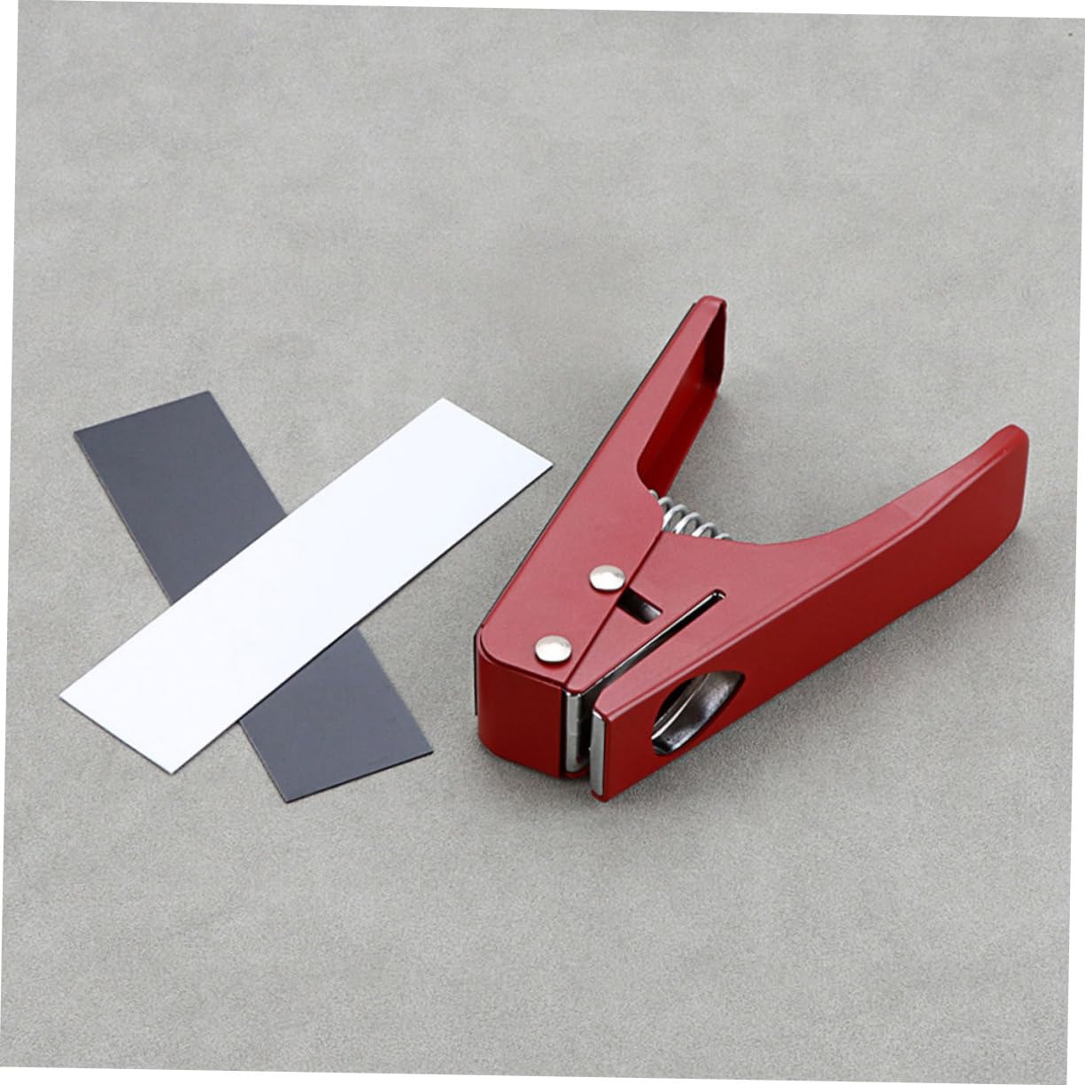Yardwe Schnittwerkzeug auswählen wählt Hersteller Herstellung von Gitarrenplektren Gitarren-Pick-Cutter-Stanze gitarrenbausatz selber machen Guitar Pick Maker Metall rot