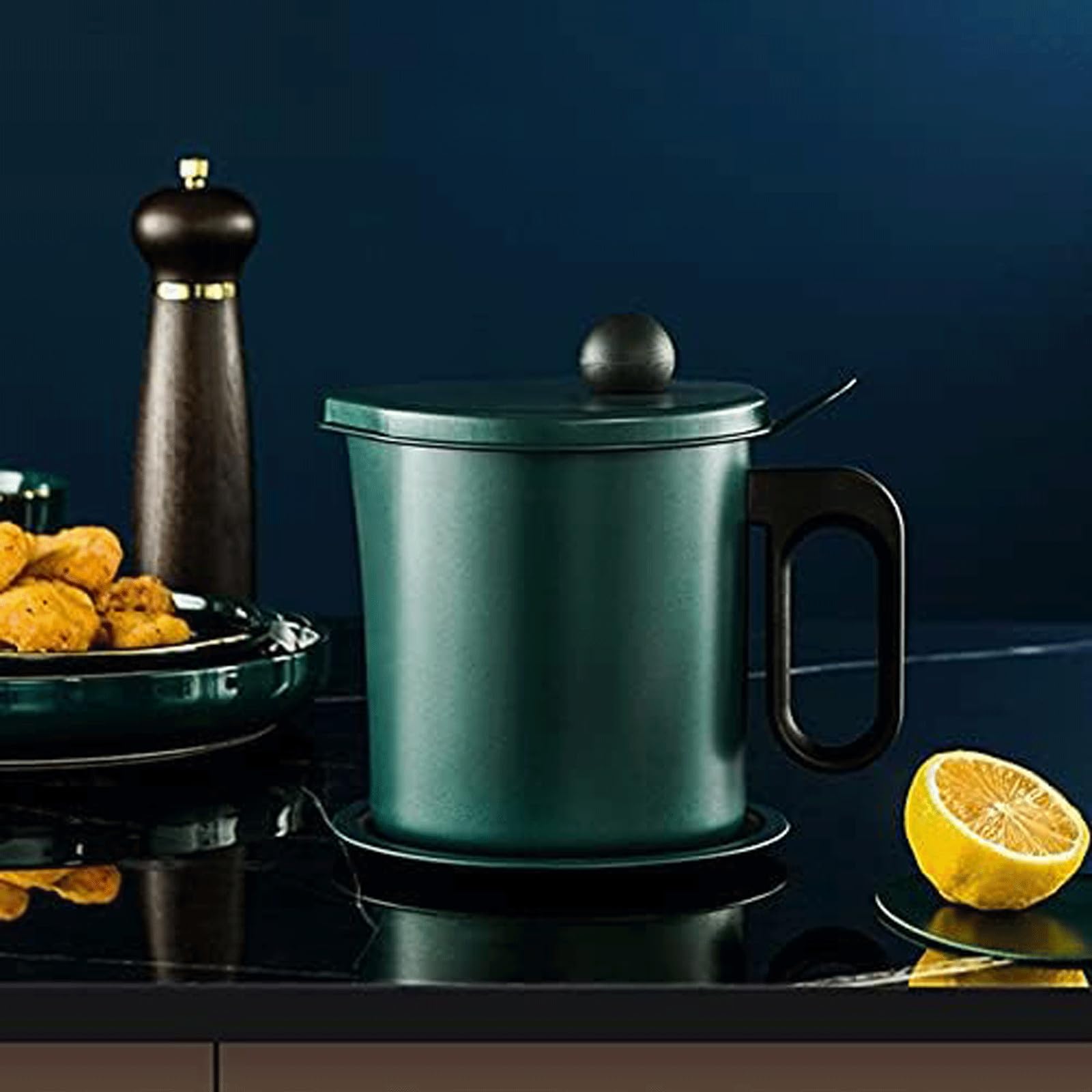 KRILLIQ Lattina di Olio Barattolo per Olio commestibile in Acciaio Inossidabile con Vaso per Olio con Filtro a Vassoio, Vaso per Olio, aceto, Salsa di soia per Condimento