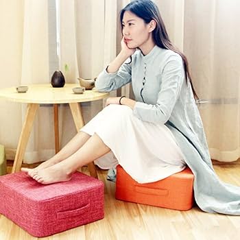 モダンデザインの赤いクッション椅子 楽天市場】背もたれ 椅子 クッション 2サイズ 12色 椅子