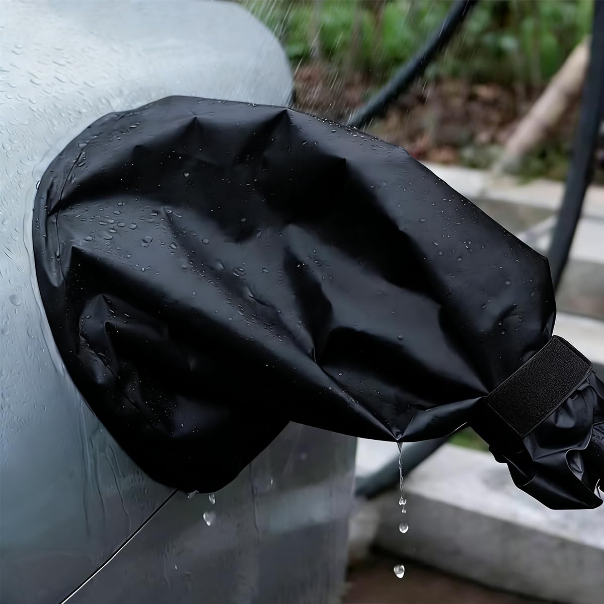 Regenschutzabdeckung für Elektrofahrzeug-Ladestation, magnetische Regenabdeckung für Ladeanschluss, Sonnenschutz, wasserdicht, schneefest, schützt Fahrzeug und Kabel sicher. (schwarz)