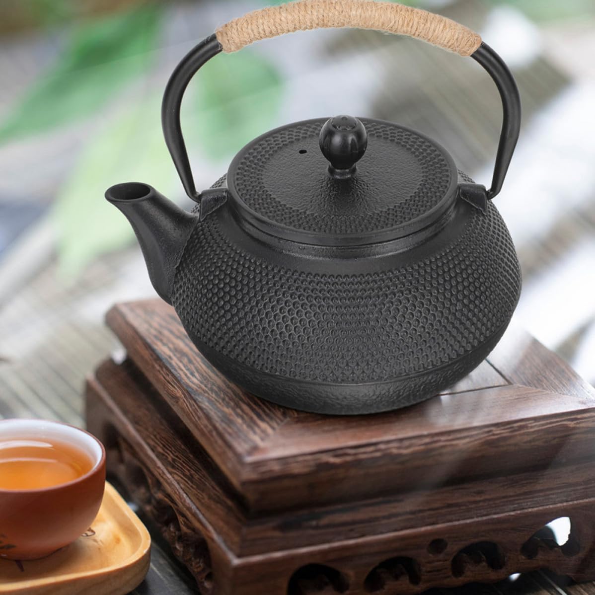 Petite Théière en Fonte 0, 6 L Noire Poignée Isolante et Couvercle