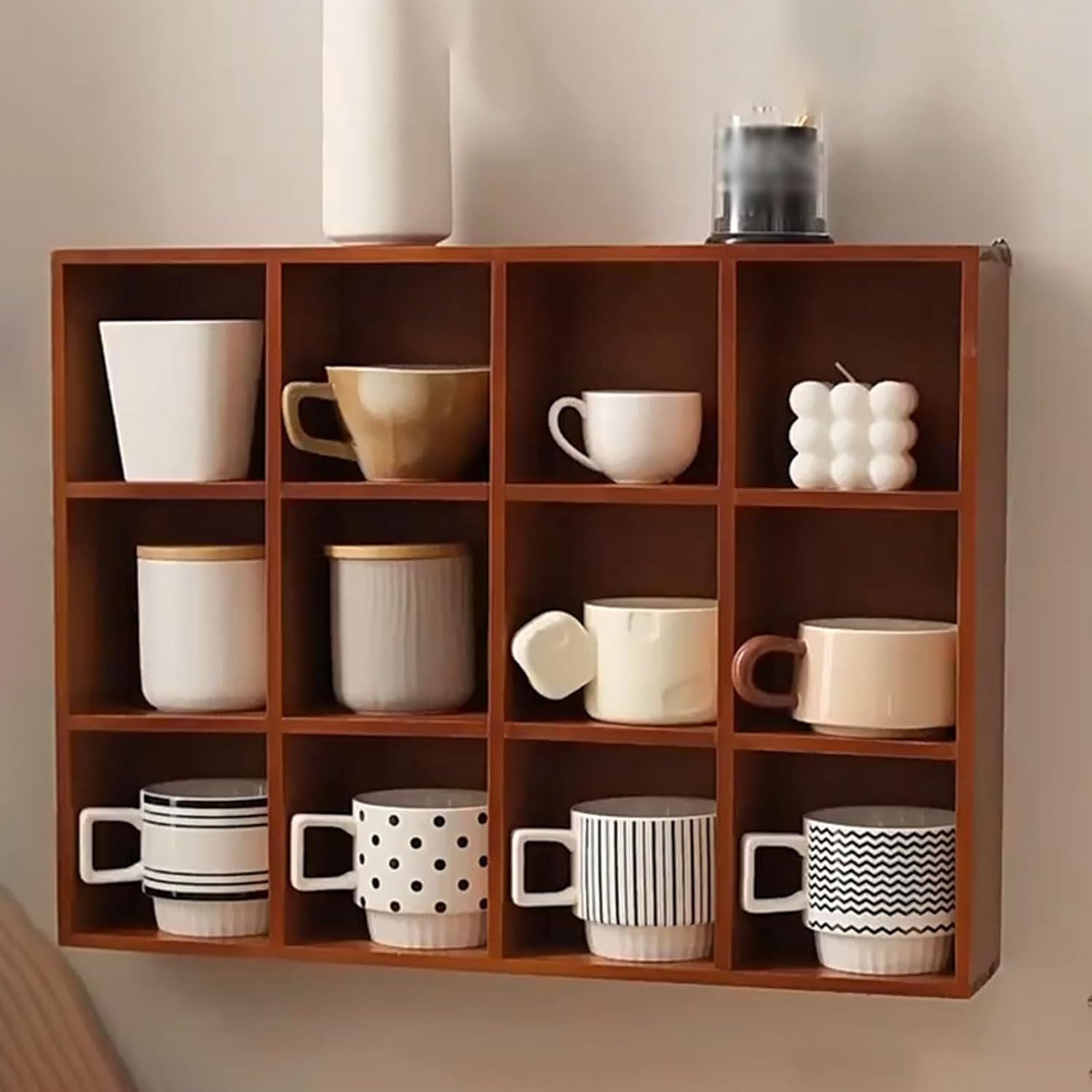 Kaffeebecher-Präsentationsregal zur Wandmontage, Holz-Schattenbox-Regal für Tassen und Sammlerstücke, platzsparendes Regal mit 12 Fächern, für Küche, Büro (Naturholz, 52 x 9,5 x 39,5 cm)