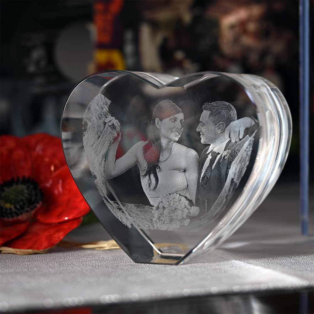 Cuore di Cristallo Personalizzato con Foto - Incisione 3D a Laser - Idea Regalo Personalizzabile con Fotografia e Scritta, per Coppia, Anniversario Matrimonio, San Valentino - CuoreV 7x8x3,5 cm