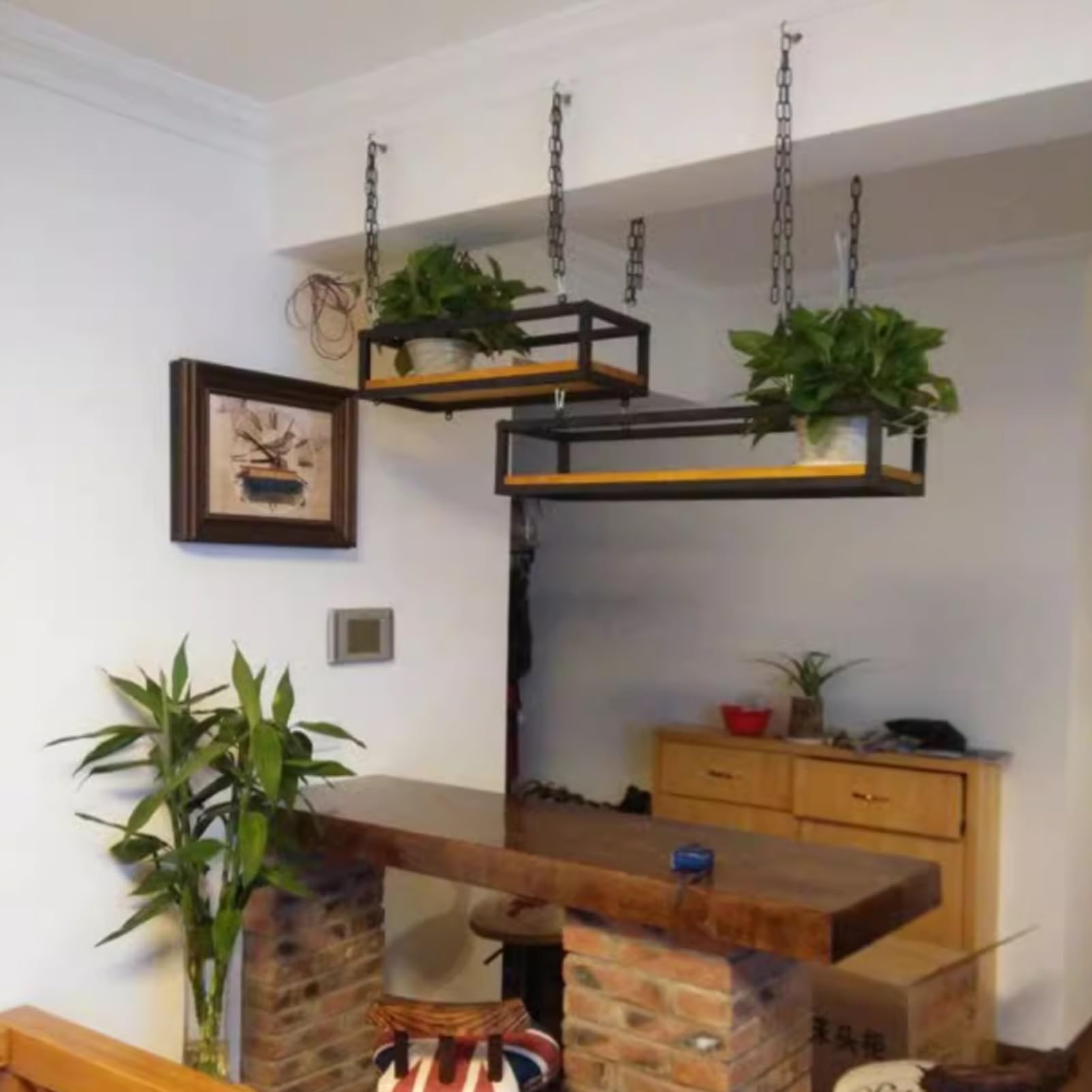 Casier à vin suspendu pour un bar de salon ou restaurant élégant 120cm