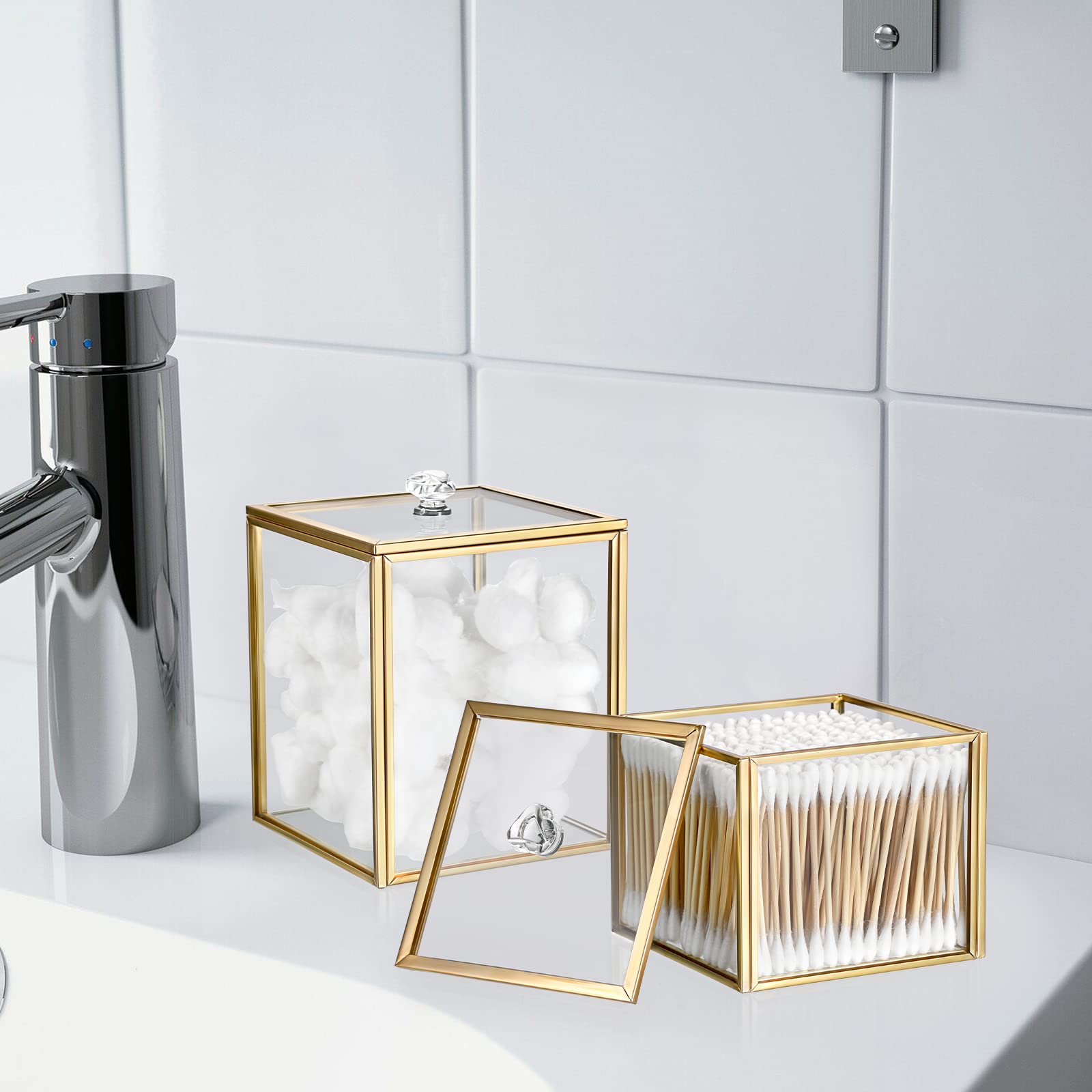 SUMTree Qtip Lot de 2 distributeurs de boules de coton en verre doré avec couvercle, pour coton-tige de salle de bain avec poignée en cristal, bocal de rangement en verre pour coiffeuse de cuisine et