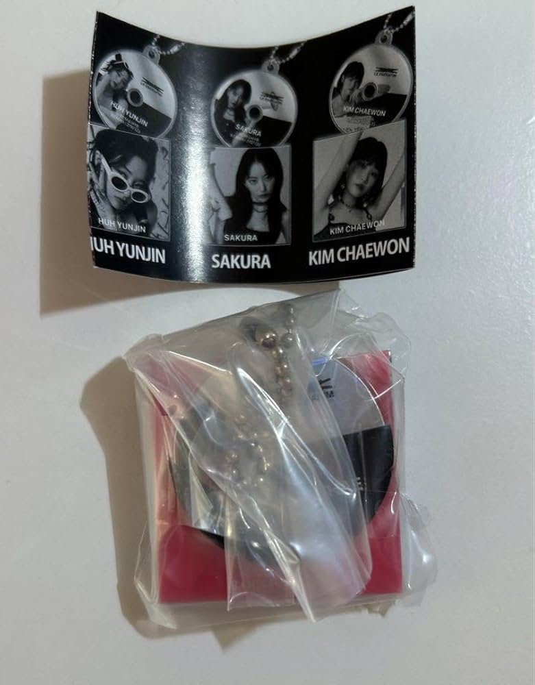 Amazon.co.jp: LE SSERAFIM ウンチェ ガチャガチャ CD風アクリル