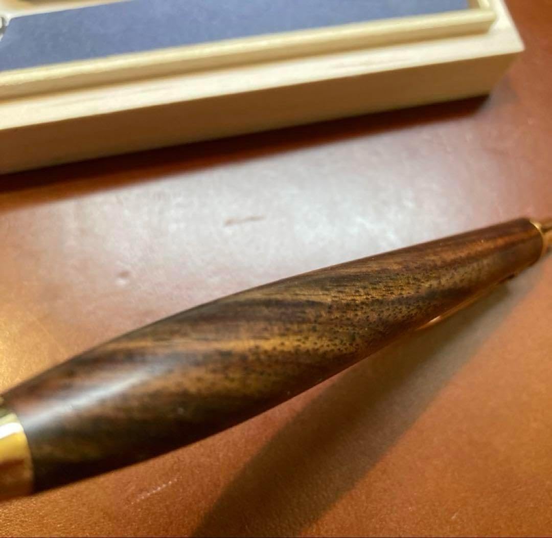 木軸シャープペンシル 0.5 金杢犀　本紫檀オーロラ杢 木軸シャープペンシル 0.5 金杢犀 本紫檀オーロラ杢 木の