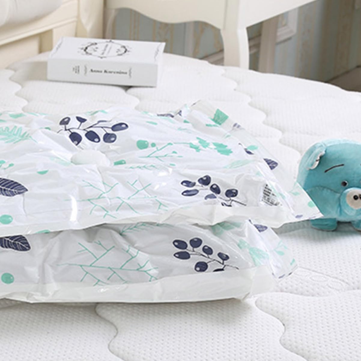 MAGICLULU Strukturierte Vakuumbeutel Kompakte Aufbewahrung Für Kleidung Decken Bettwäsche 9-teiliges Set Mit 2 Großen 2 Mittleren 2 Kleinen Beuteln 1 Handpumpe