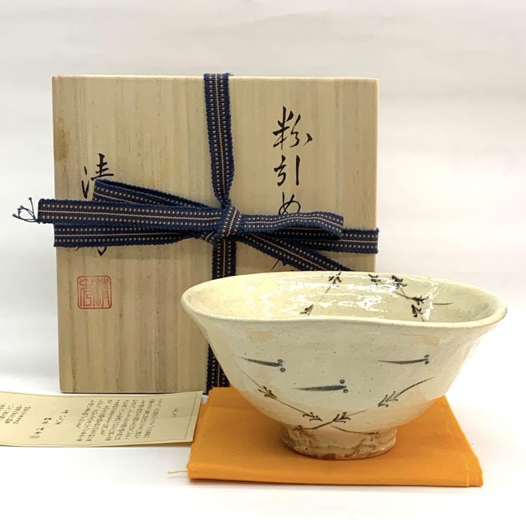 【茶碗　粉引　めだか】横井清秀　共箱 Amazon | 茶碗 粉引 めだか横井清秀 共箱 | ノーブランド品 | 抹茶碗