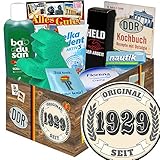 WEITERE PRÄSENTKÖRBE: Bei uns gibt es viele weitere Ideen für DDR-Präsentkörbe gefüllt mit Ostprodukten. Wir bieten Ihnen eine außergewöhnliche Geschenkidee für jeden 