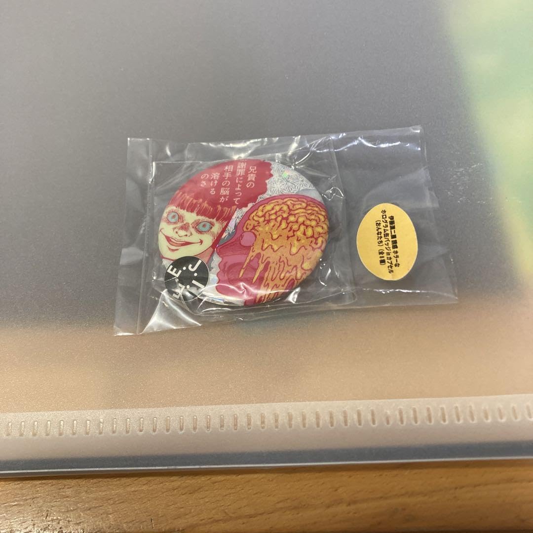 未開封 伊藤潤二展 誘惑 ホラーなホログラム缶バッジ おんなたち 富江 伊藤潤二展 誘惑」宮城会場は9/28（日）まで‼️巡回最終地は