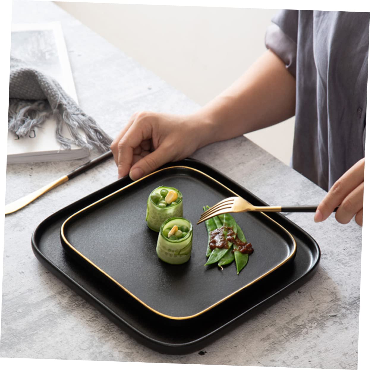 Wakauto 1pc Ceramic Steak Plate Square Dull Polish Dish with Golden Black Trim for Restaurant Hotel Tableware for Sushi Western Cuisine