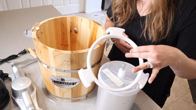 木製バケツ型アイスクリームメーカー　骨董品 41lNRFyHB2L.jpg_BO30,255,255,