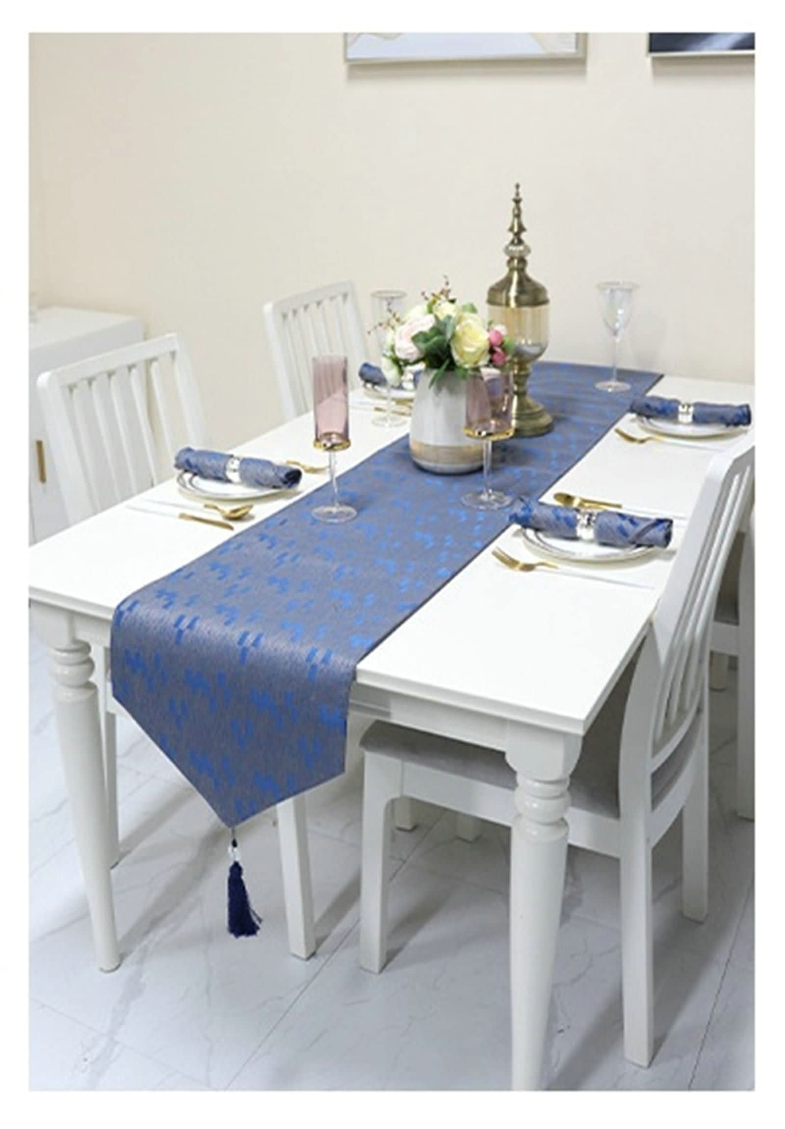 Chemin de table de salle à manger en coton jacquard avec pompons - 228,6 cm - Bleu
