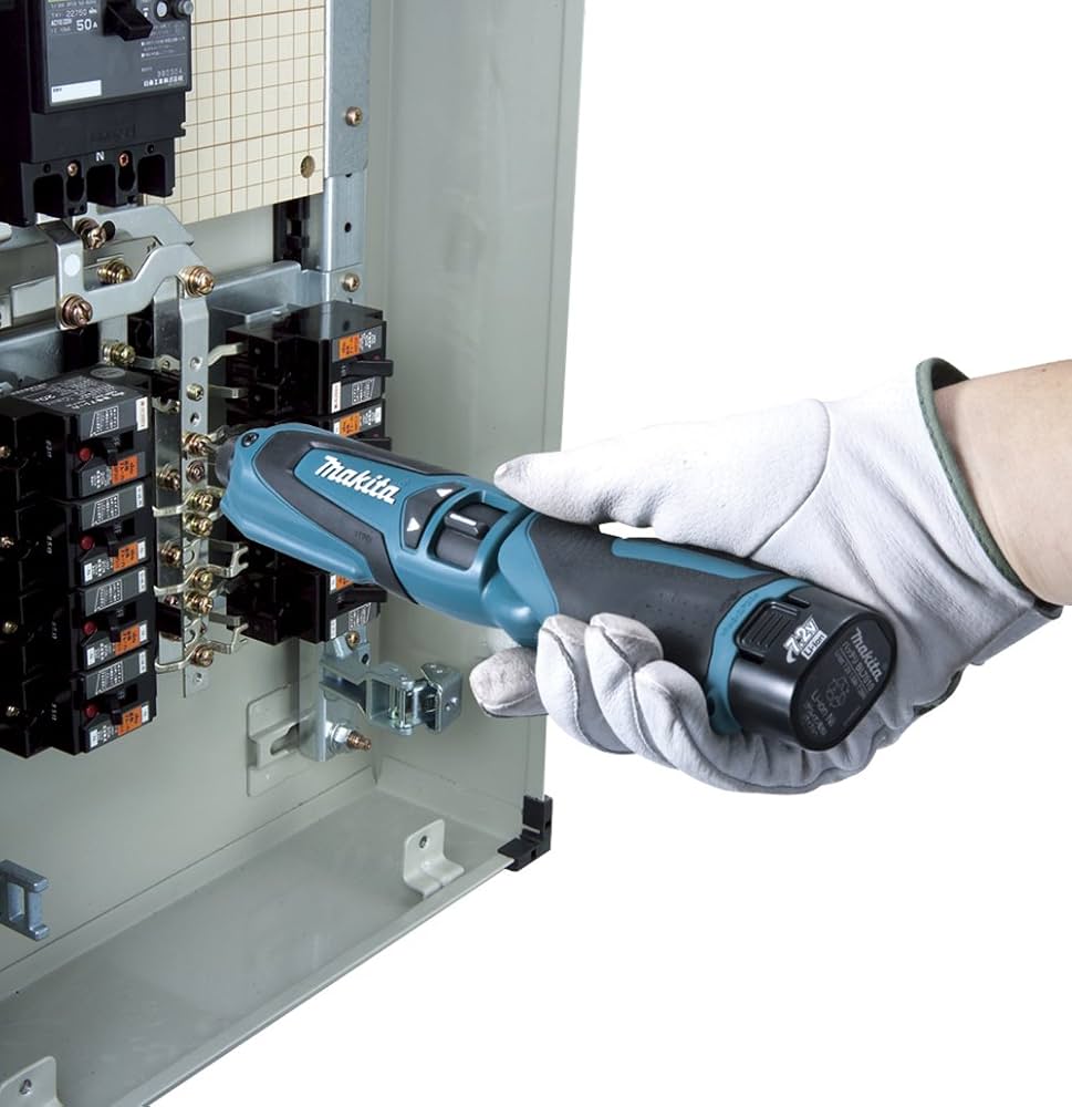 マキタ　充電式ペンインパクトドライバ　TD021DSW マキタ TD021DS/TD021DSW 7.2V充電式ペンインパクトドライバー