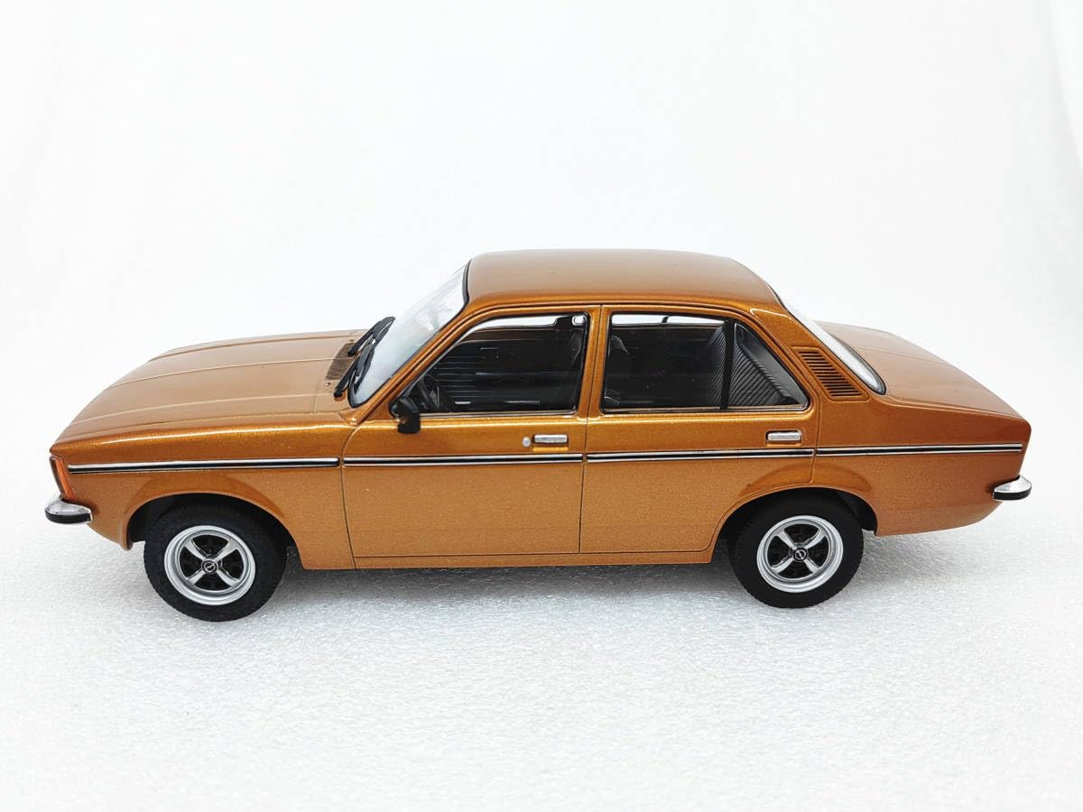 Amazon | Triple 9 1/18 OPEL KADETT C2 4 DOOR 1977 GOLD BROWN
