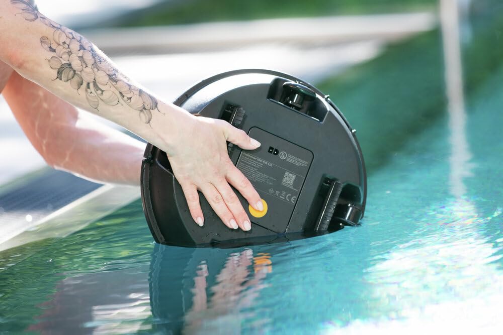 Steinbach Poolrunner ONE RXB 150 | Akku-Poolroboter für Becken bis 15 m² | 110 Min Laufzeit | 180 μm Ultrafeinfilter | für kristallklares Wasser | kompakt & effizient | für Salzwasser geeignet