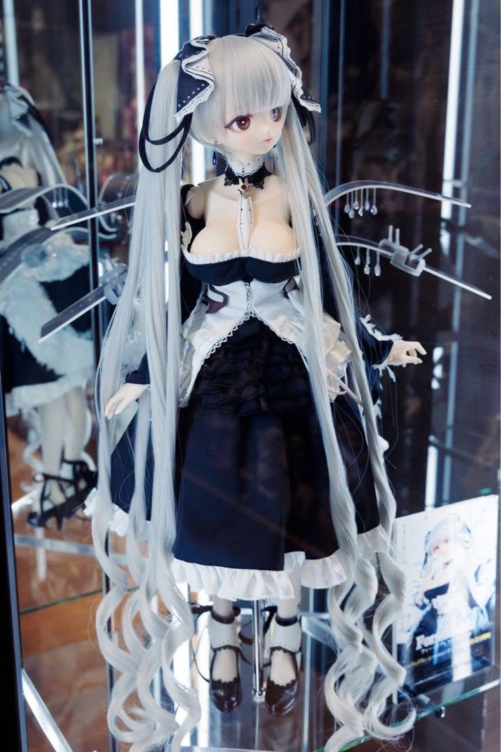 ビスクドール　青と白のレース装飾の人形　スタンド付き Amazon | 【艦船スタンド付フルセットアズールレーン フォーミ