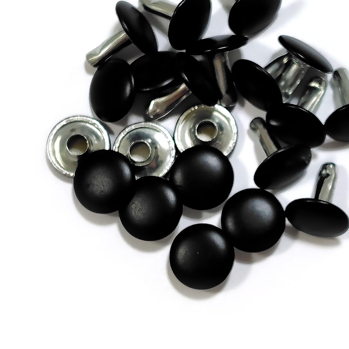 健康アクセサリー 黒い円形パーツ 約80個（以上） Amazon.co.jp: 両面カシメ 10mm 艶消しブラック 30組 カラー カシメ