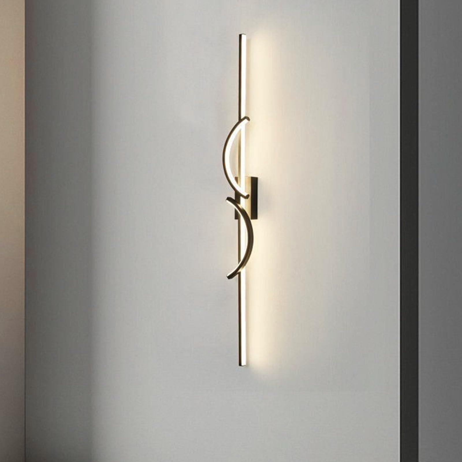 Nowoczesna czarna aluminiowa lampa ścienna z długimi paskami falistymi, zakrzywiona lampa ścienna do przedpokoju, lampka nocna (neutralne światło, 60 cm)