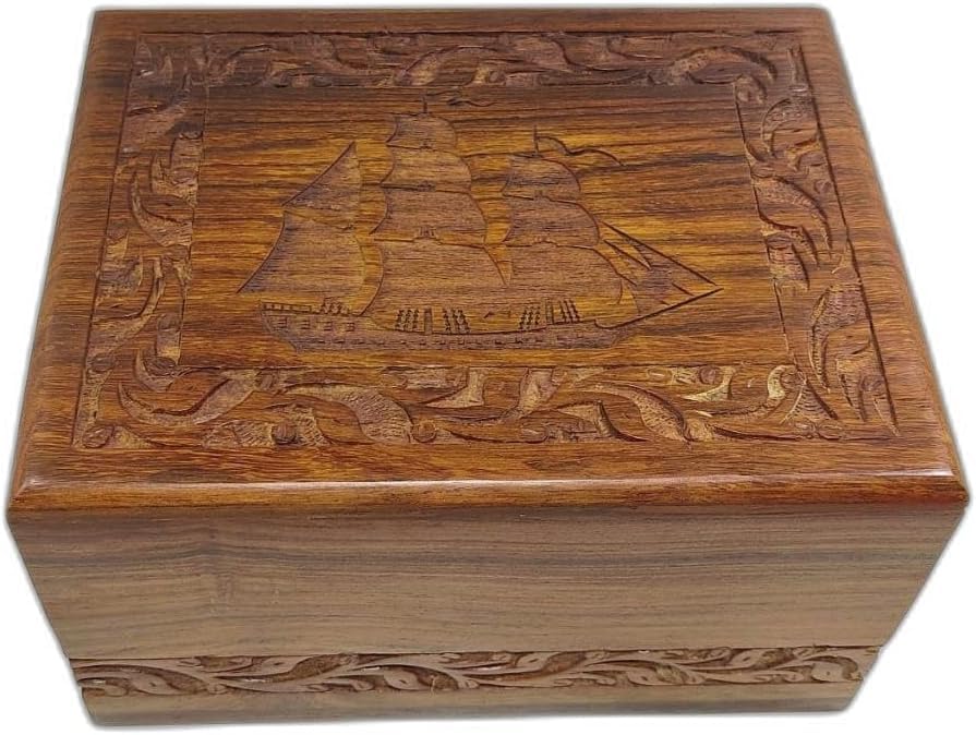 Urne souvenir bateau gravé pour honorer la mémoire avec tendresse