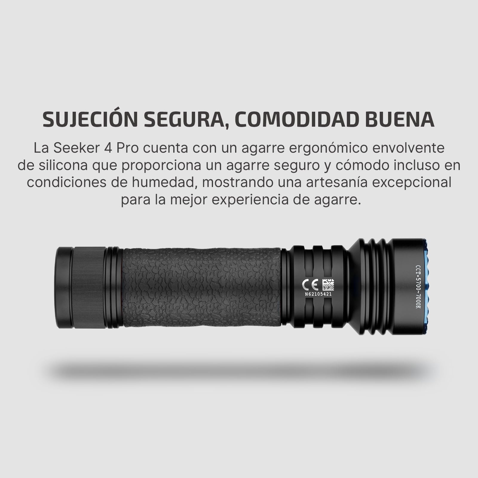 OLIGHT Seeker 4 Pro Torcia Ricaricabile Professionale Luce LED, Alta Potente 4600 Lumen, Impermeabile Due Modalità per Escursionismo, Campeggio Esterno e Uso di Emergenza (Luce bianca fredda, Nero)