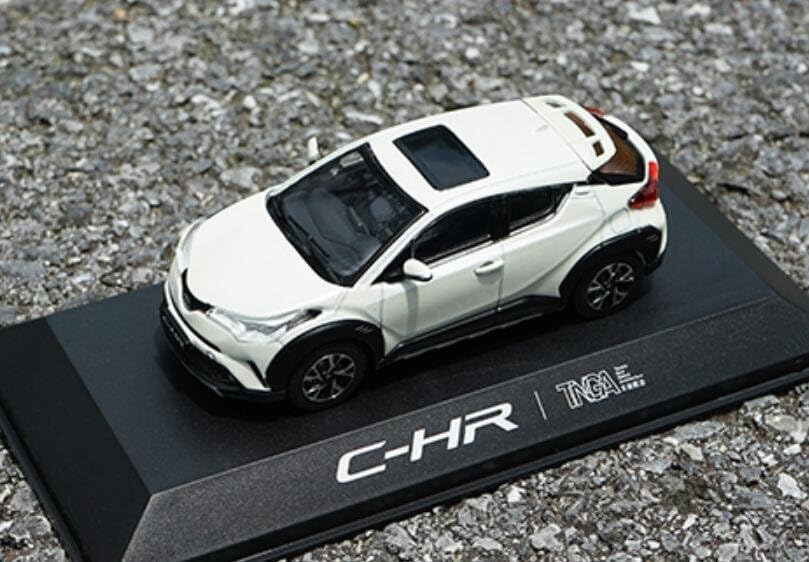 最終値下げ❗ トヨタC-HR エアロカスタム仕様 1/43ミニカー ホワイト 最終値下げ❗ トヨタC-HR エアロカスタム仕様 1/43ミニカー