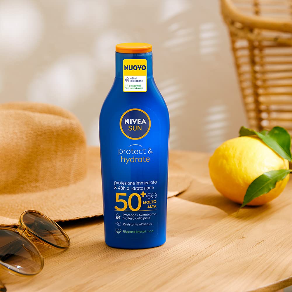 NIVEA SUN Lait Solaire Protect & Hydrate SPF 50+ 3 x 200 ml, Crème solaire corps avec formule durable, avec protection immédiate contre les rayons UVA et UVB