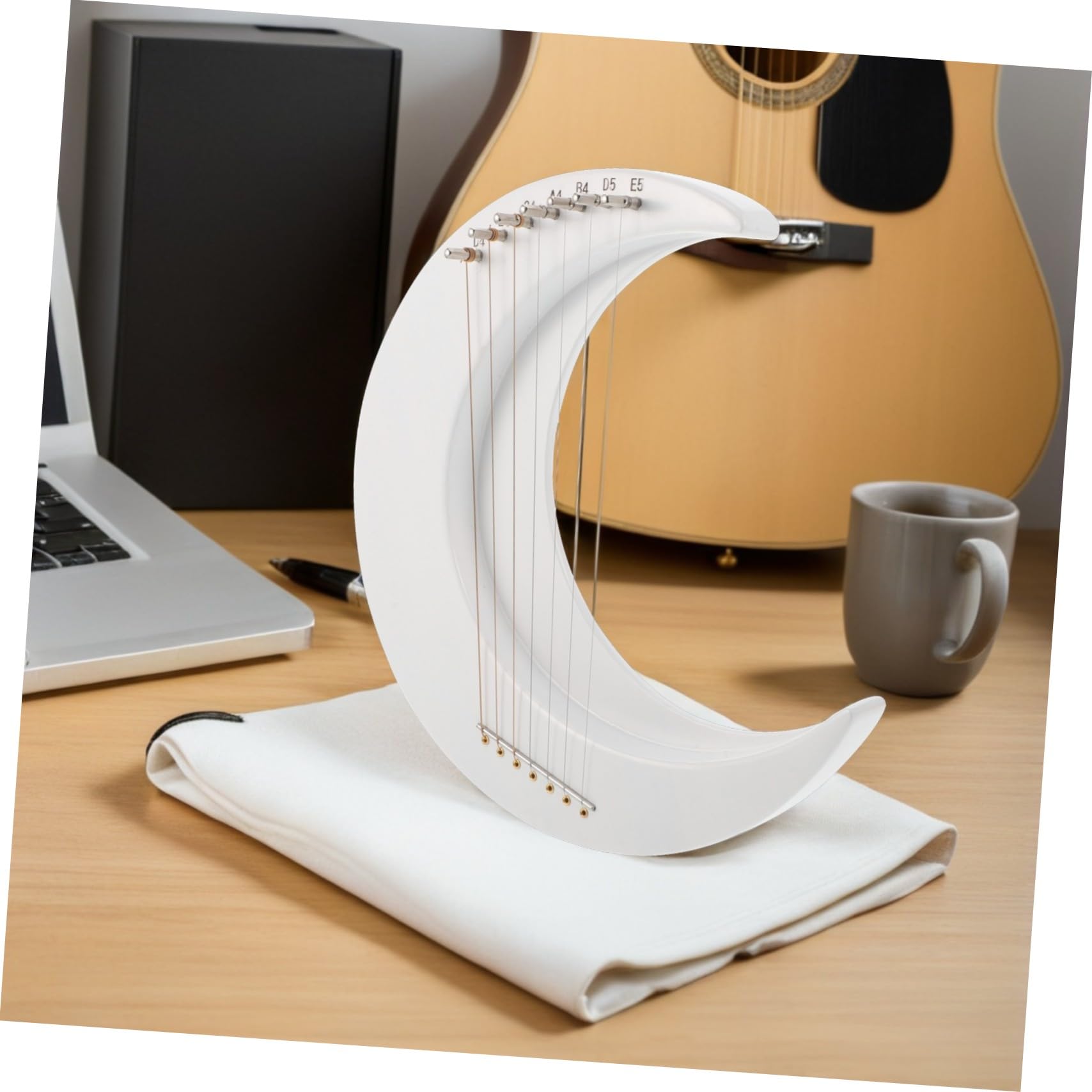 TOYANDONA 7-Strunowa Moon-shaped Lyra Drewniana z Kluczem Do Strojenia Kompaktowy Instrument Muzyczny Do Nauki i Występów Idealny dla Początkujących i Miłośników Muzyki
