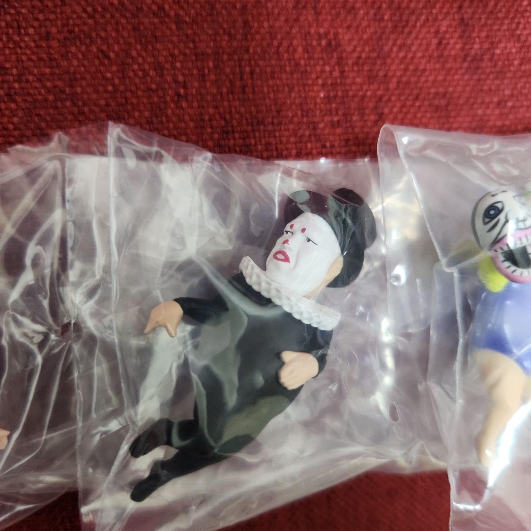 野生爆弾くっきー　おフチ　フィギュア Amazon.co.jp: 廃盤品 野性爆弾くっきー おフチ フィギュア4種類