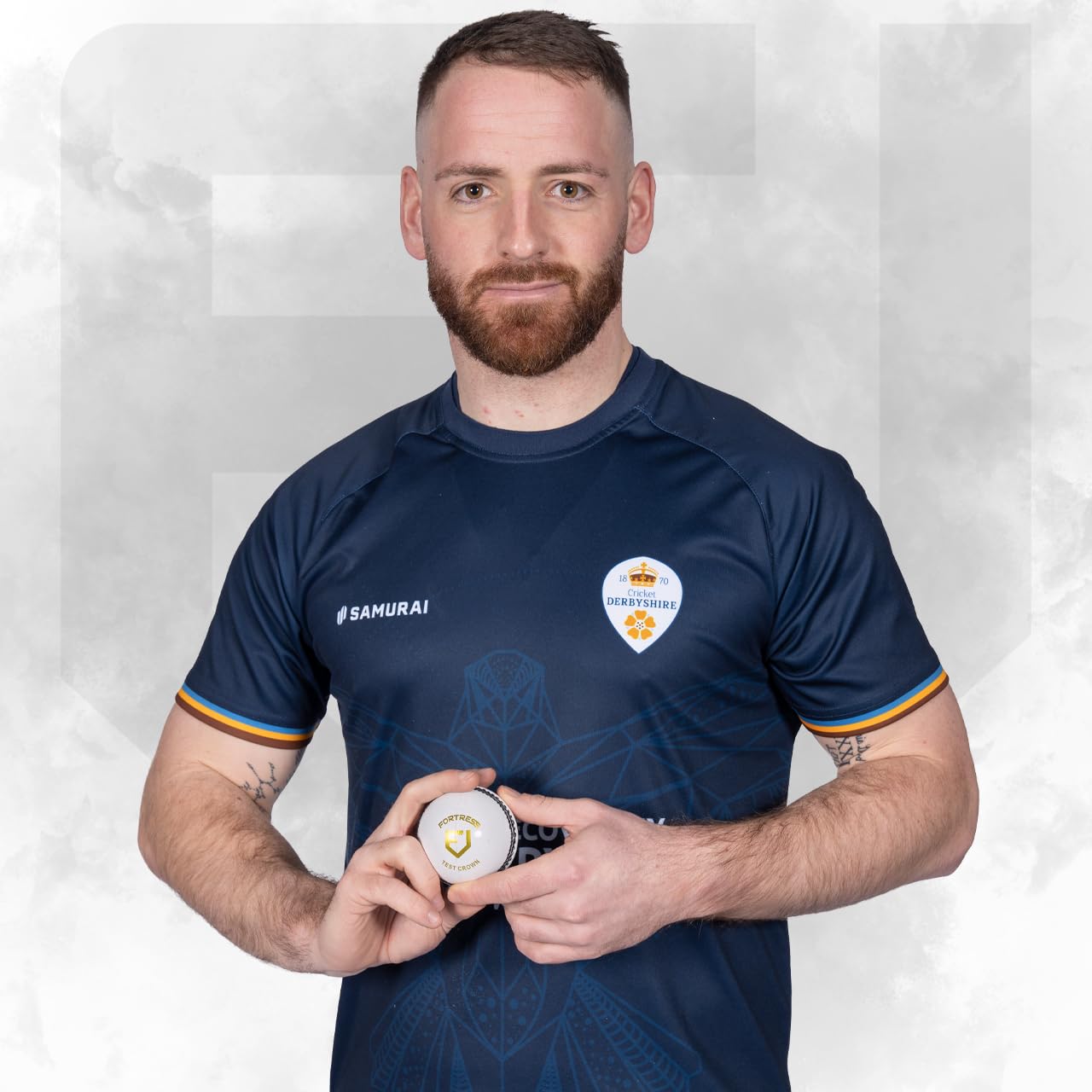 FORZA Fortress Royal Crown Cricket Bälle - Hochwertiger handgenähter Leder Cricketball [5.5oz, 5oz oder 4.75oz] - 4 Farboptionen