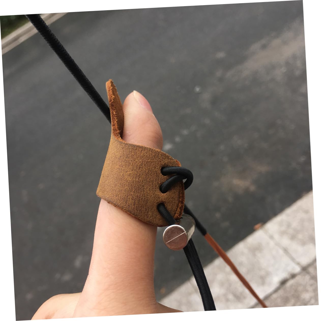 Ipetboom 3 Pcs Finger Cover Cowhide Finger Protector Archery Protective Gear Men's Archery Glove Adjustable Buckle