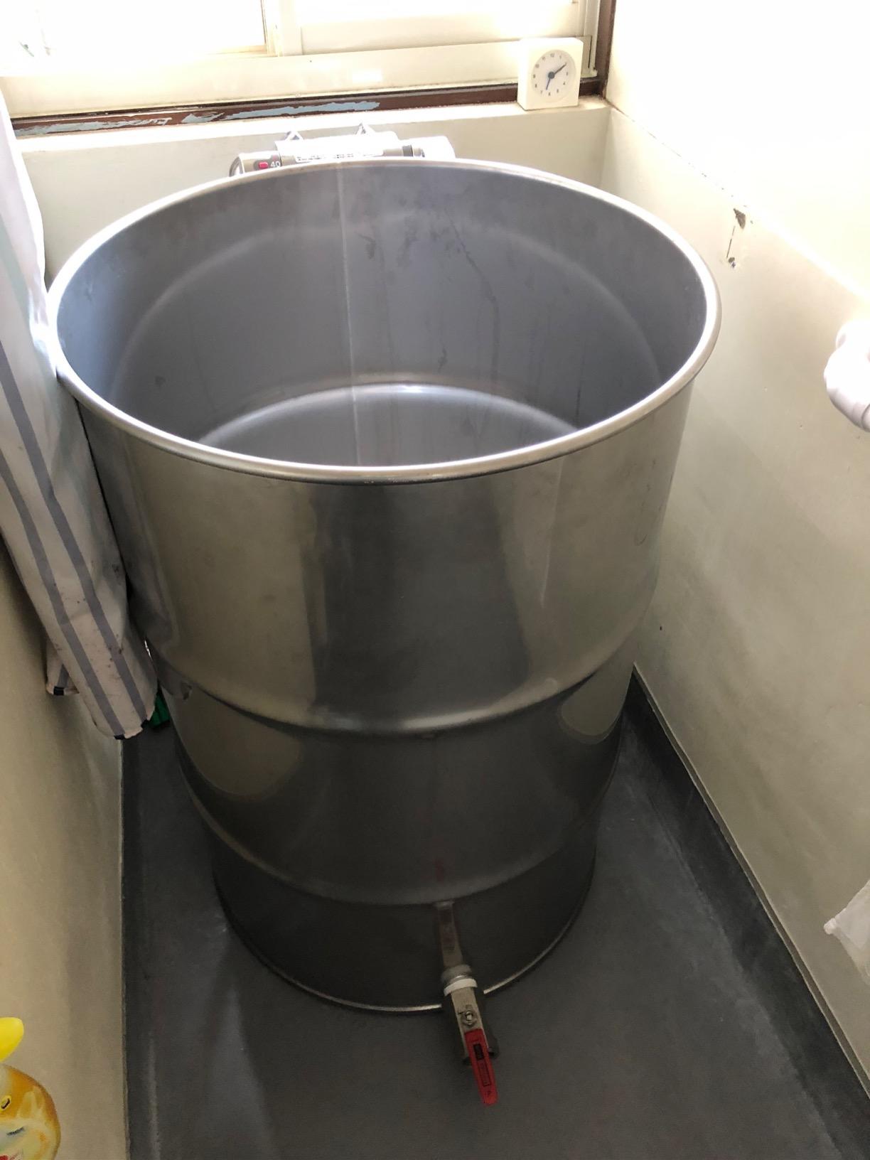 Amazon.co.jp: SUS製ドラム缶 オープンタイプ 200L バルブ付 ボルトバンド式 : 産業・研究開発用品