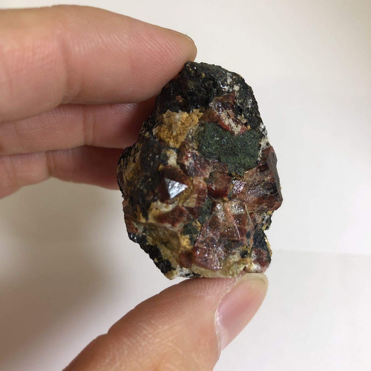 鉱物標本 ジルコン 風信子鉱 ヒヤシンス鉱 パキスタン産 母岩付き 原石