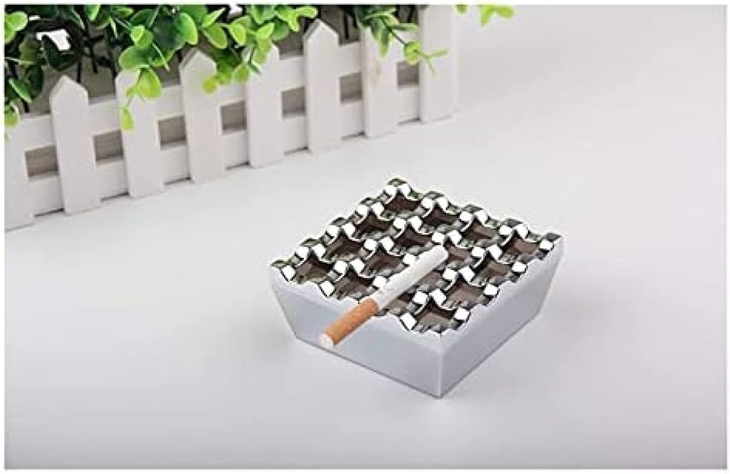 Posacenere Da Esterno Antivento, In Metallo A Doppia Parete Con 16 Fori | Lega Di Cobalto-zinco, Ecologica, Con Un Robusto Design A Slot Per Carte; Unidea Regalo Per Decorare La Scrivania (Chrome)