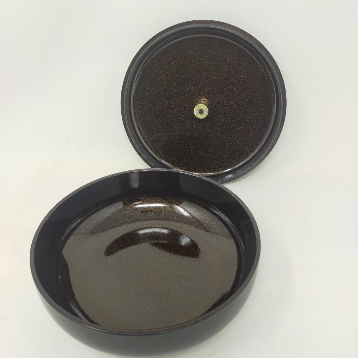P136 中尾彬 夢工房 葡萄柄 丸盆 美術漆器 箱付 Amazon.co.jp: 中尾彬作品 夢工房 丸盆 菓子器揃 漆器 菓子皿 お盆 漆