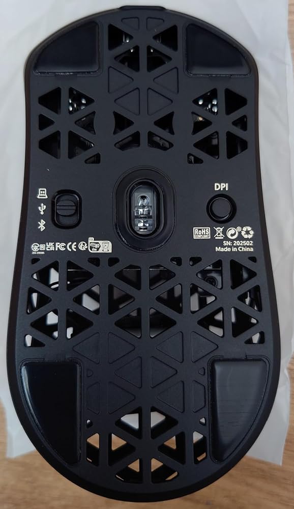MAMBASNAKE M5 Ultra Carbon Fiber Wireless Gaming Mouse 8Khz with PAW3950MAX