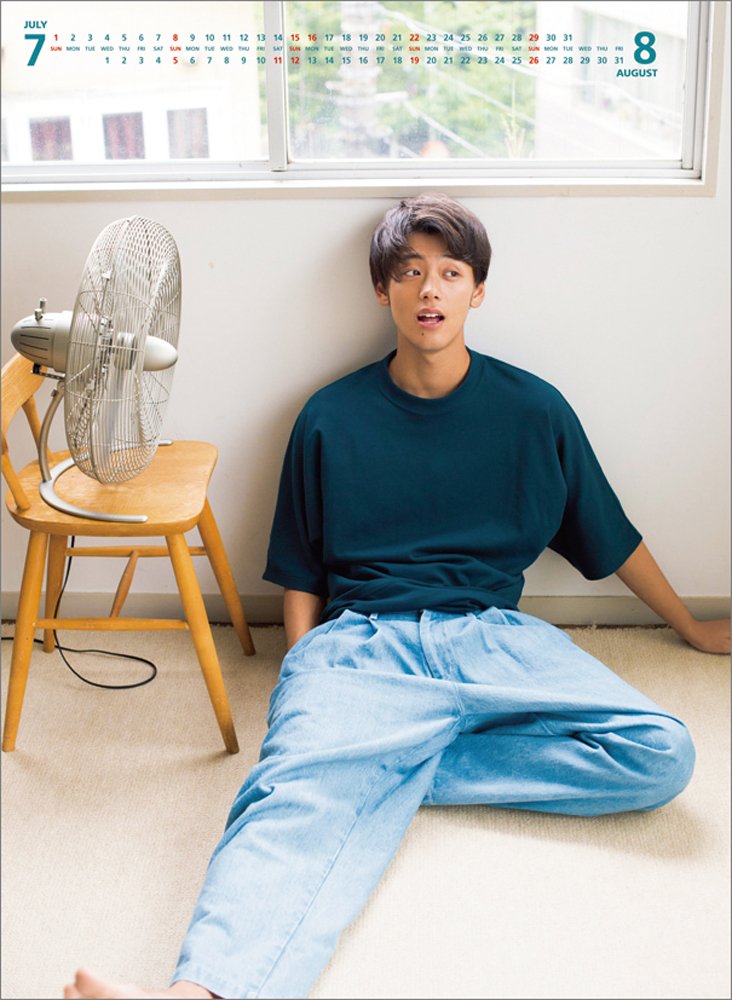 Amazon | 竹内涼真 2018年 カレンダー 壁掛け B2 CL-304 | カレンダー