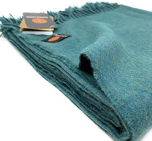 Miniatura 2 de Manta Cityscape  100% pura lana de alpaca bebé  6.6 pies de largo x 4.25 pies de ancho  Ropa de cama hipoalergénica, suave y acogedora (Dublin)