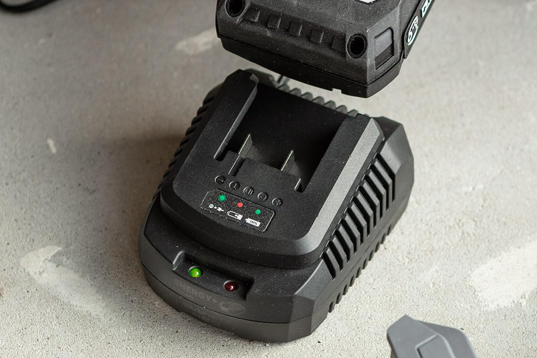 GRAPHITE Energy+ akumulator 4 Ah i zestaw ładowarki, 18 V Li-Ion | Kompatybilny z narzędziami GRAPHITE i NEO TOOLS, długi czas pracy i szybkie ładowanie ze wskaźnikiem ładowania