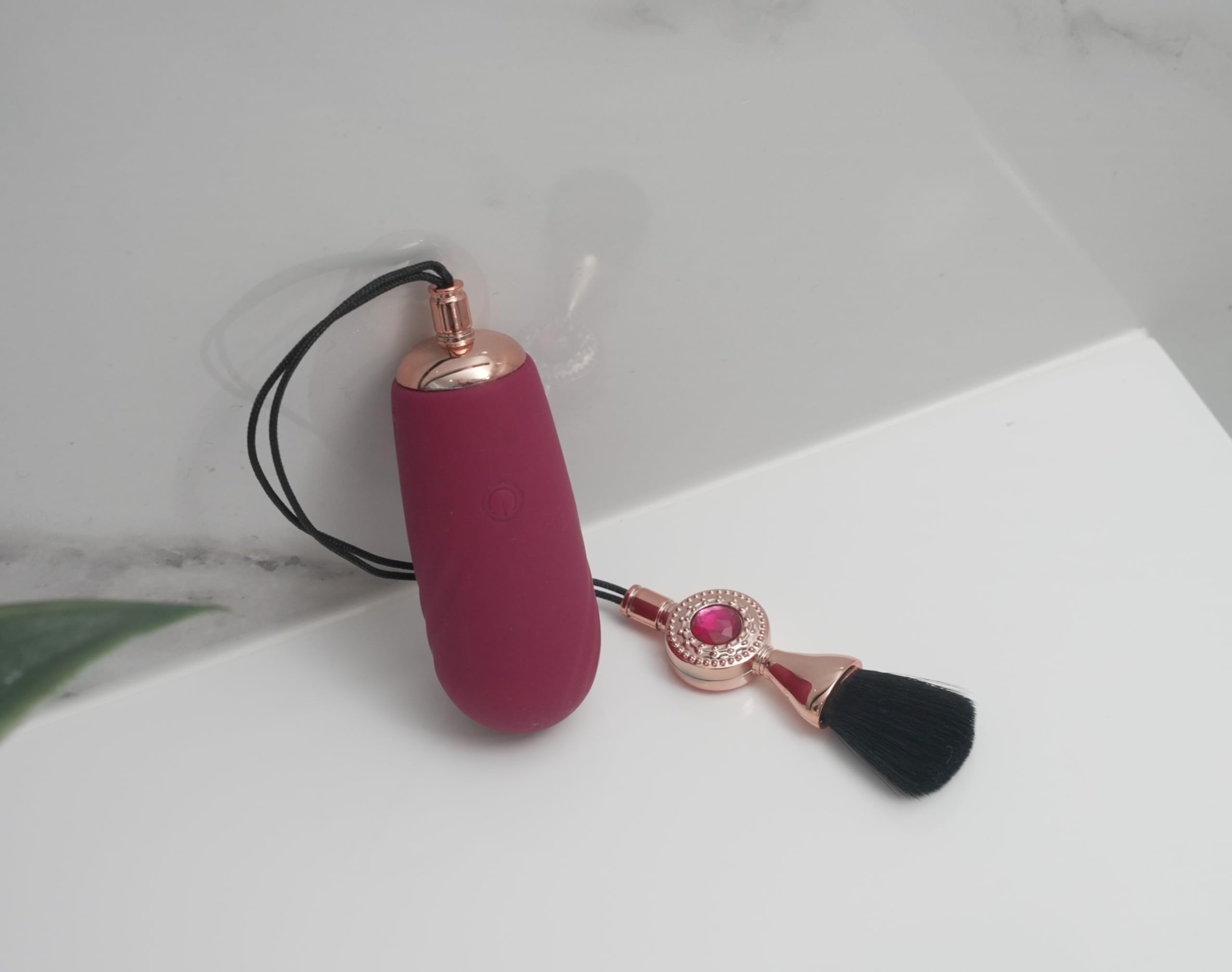 Le Rubis – Œuf Vibrant Femme à Distance | Vibro Télécommande | 12 Modes & Fonction Chauffante | Silicone Médical Étanche | Unlimited Pleasure Secret