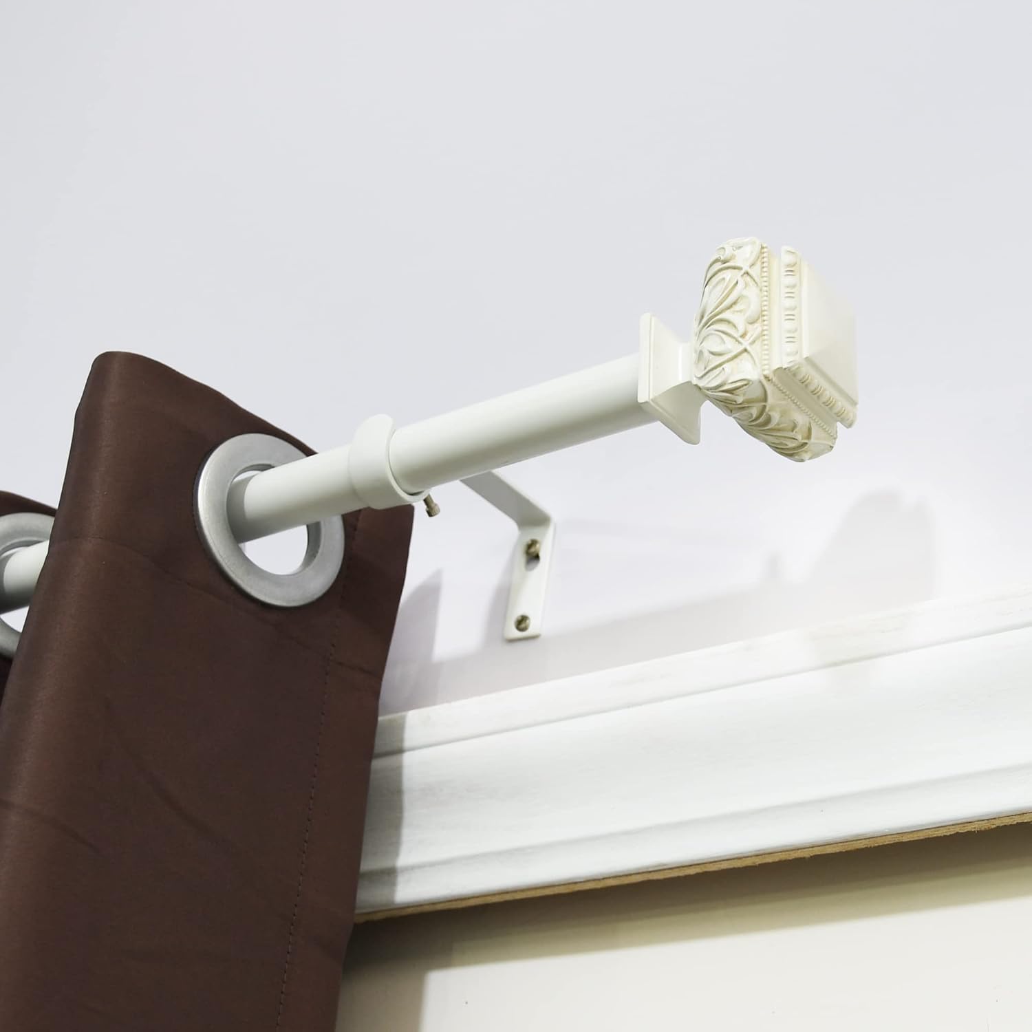 Jeco Peony Adjustable Single Curtain Rod 18" to 36"-White