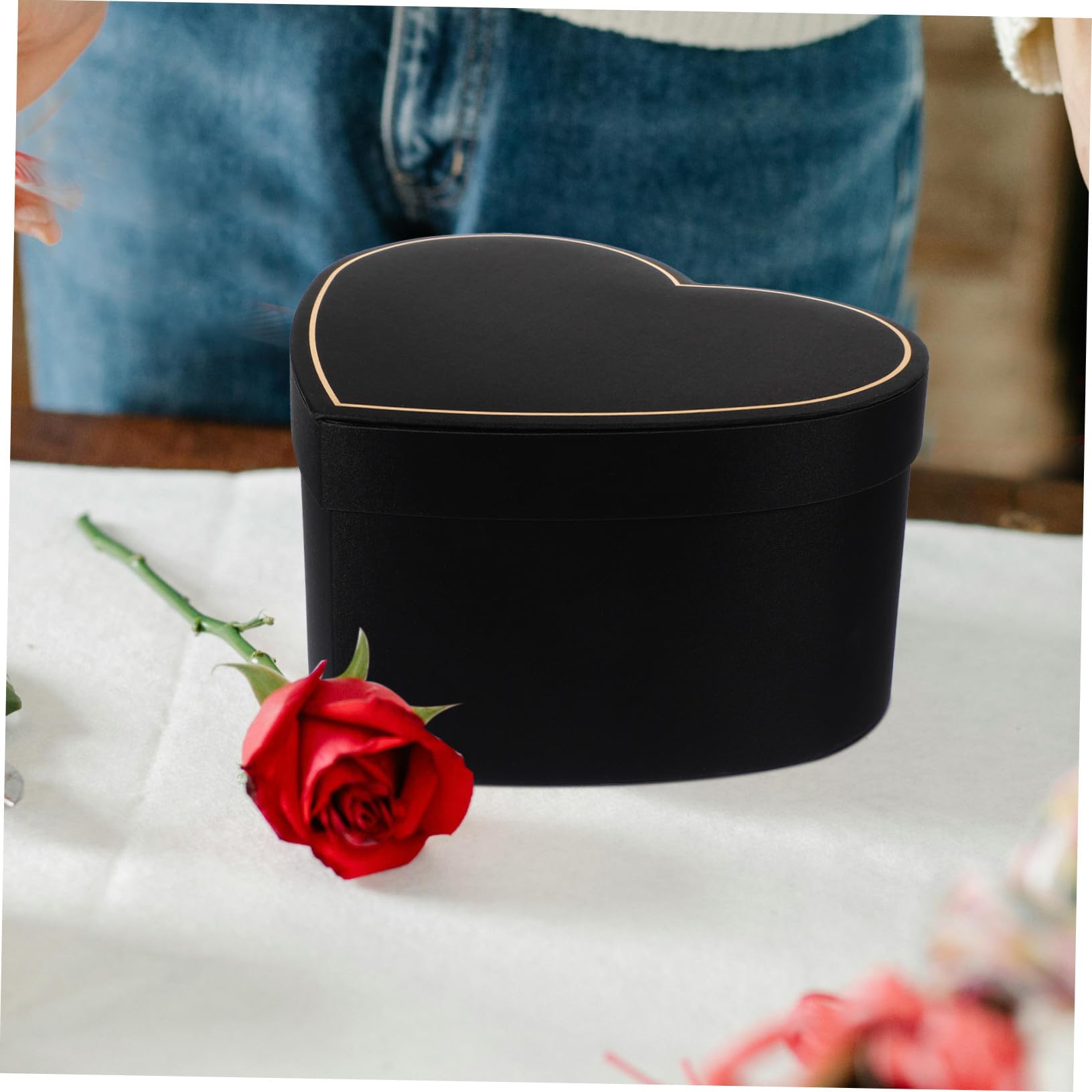 OATIPHO Geschenkbox Herzform Stoff mit Deckel Herzförmige Schwarzem Abschlussfeier Große als Stilvolle Geschenkverpackung für Restaurant und Dessert Shop