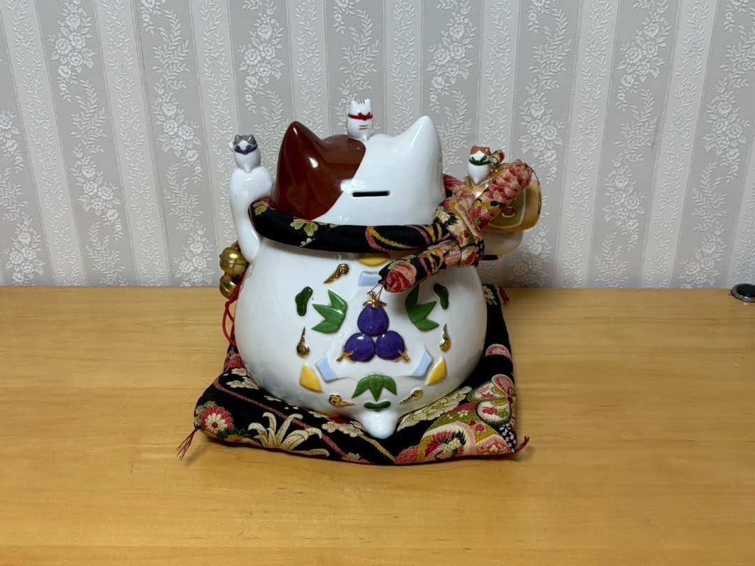 道楽堂 猫舎本舗 陶器製 招き猫 貯金箱 高さ25.5㎝ 縁起物 日本製 置物 招猫 吉祥物 幸符 動物 金運アップ 札幌市 中央区 南12条 猫舎道楽堂本舗・招き猫・貯金箱・陶器人形・開運・招福・縁起物・No