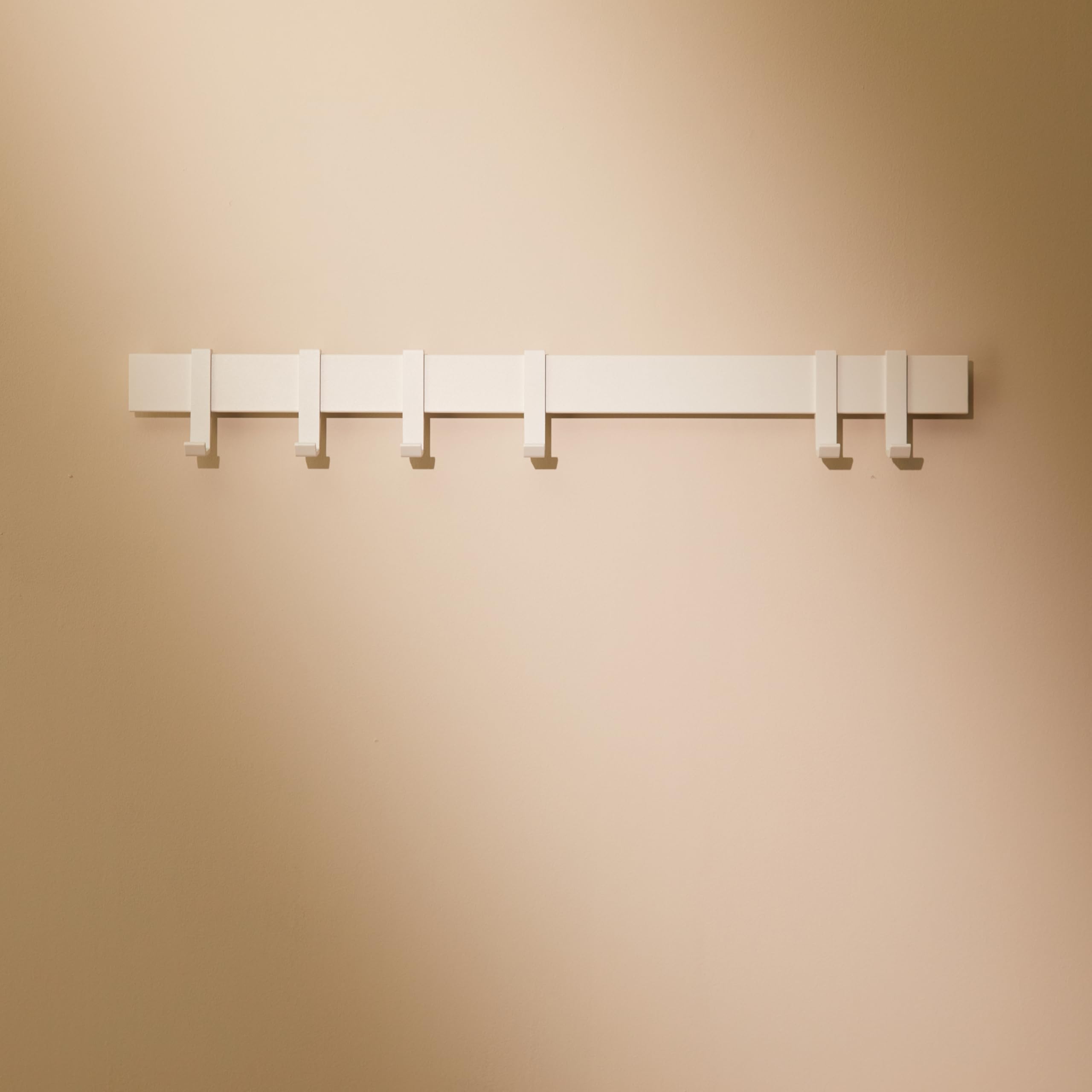 Design Hamburgo Perchero de Pared I Moderno Colgador de Pared para Abrigos I Percheros de Pared con Ganchos de Metal Móviles I Perchero Entrada Recibidor | 58 cm | Blanco Mate