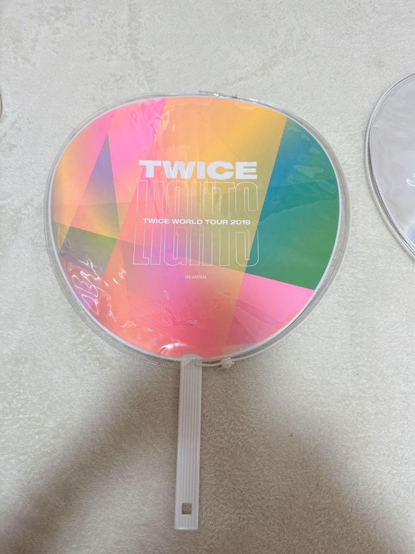 Amazon.co.jp: TWICE サナ うちわ : ホーム＆キッチン
